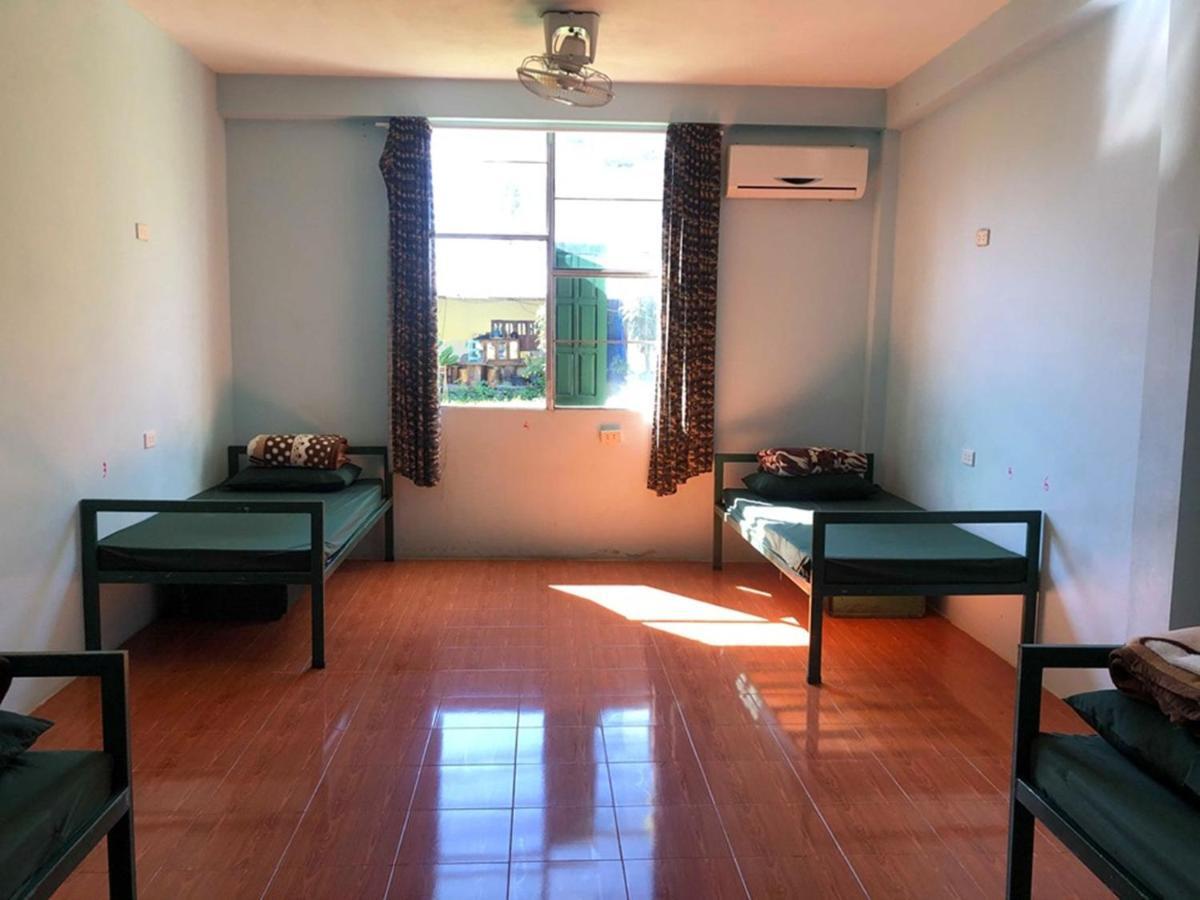 Army Barracks Guesthouse Ванг Виенг Екстериор снимка