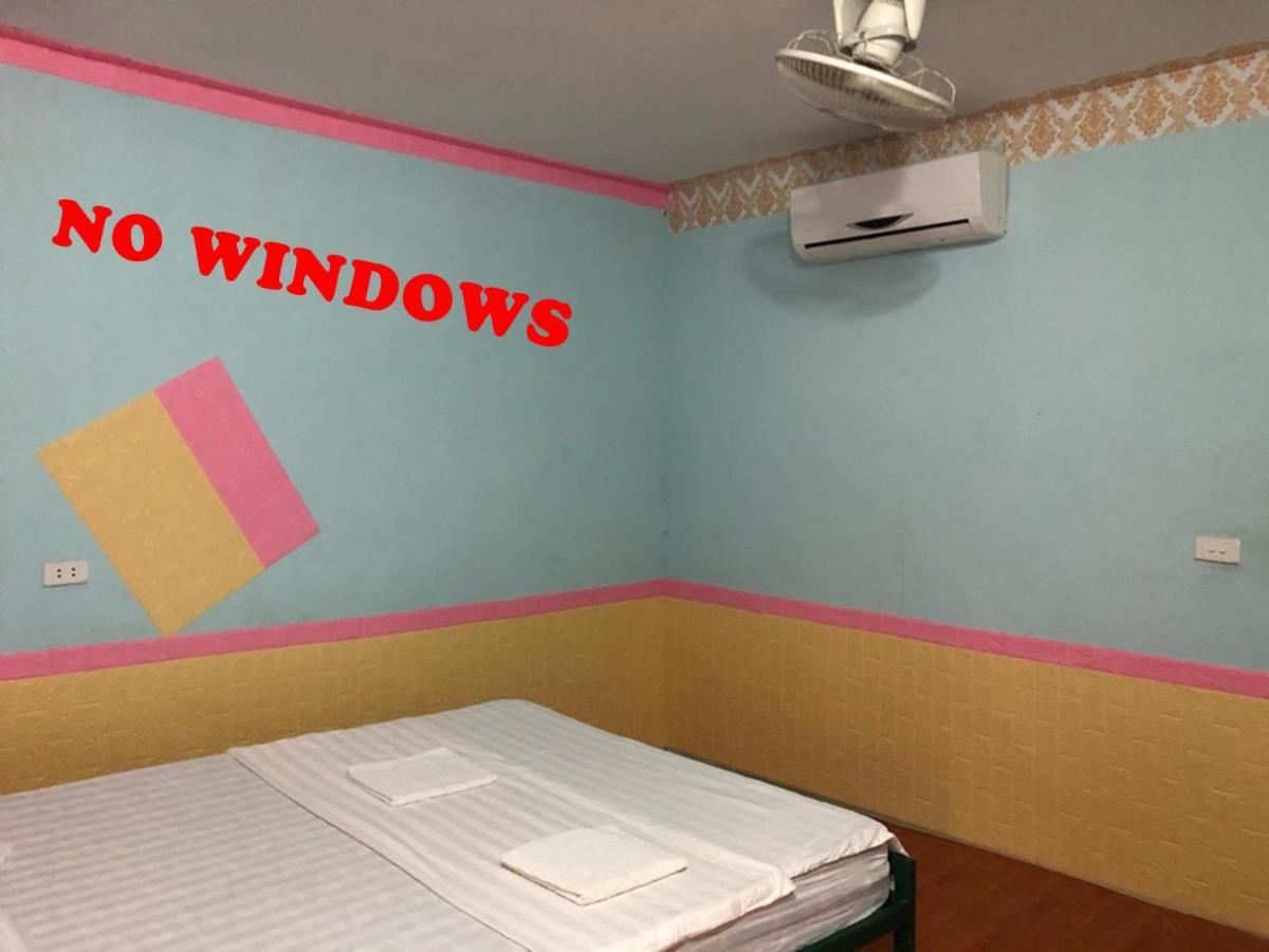 Army Barracks Guesthouse Ванг Виенг Екстериор снимка