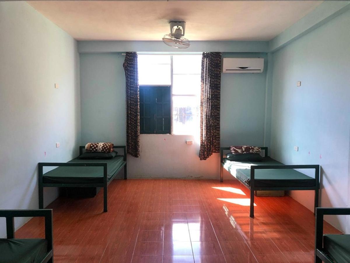 Army Barracks Guesthouse Ванг Виенг Екстериор снимка